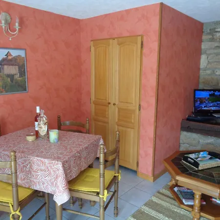 Les Dessous De La Grange * Larroque-Toirac