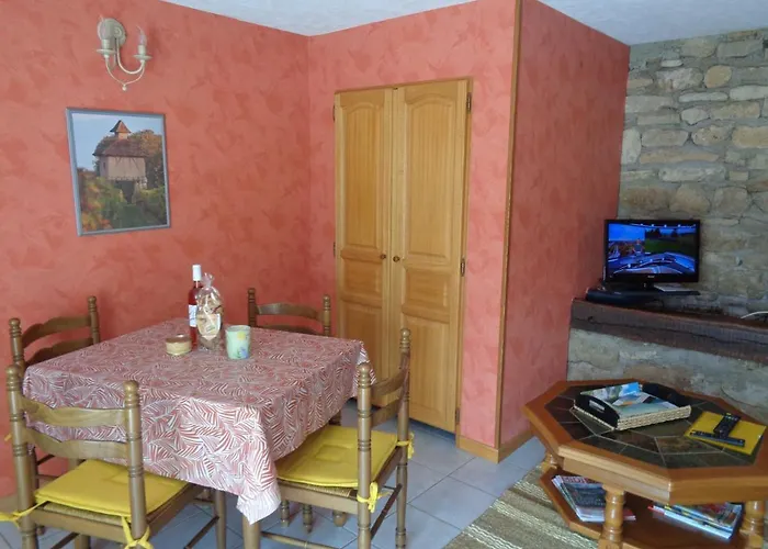 Les Dessous De La Grange * Larroque-Toirac